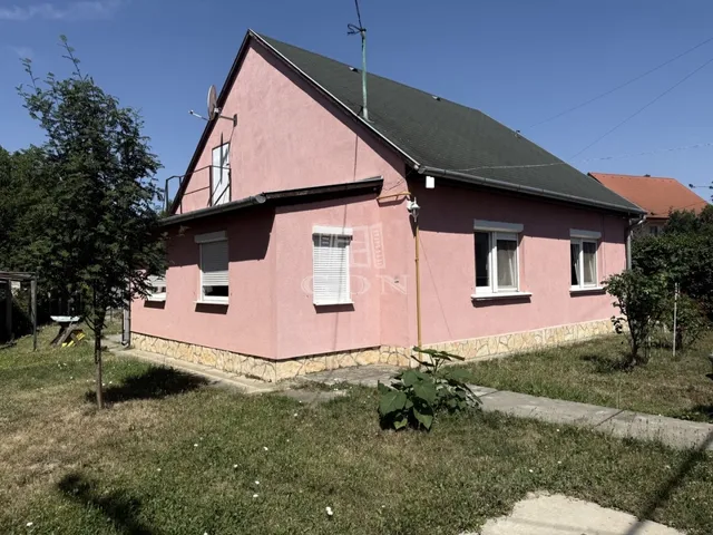 Eladó ház Székesfehérvár, Feketehegy 80 nm