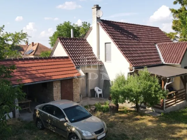 Eladó ház Szabadbattyán 65 nm