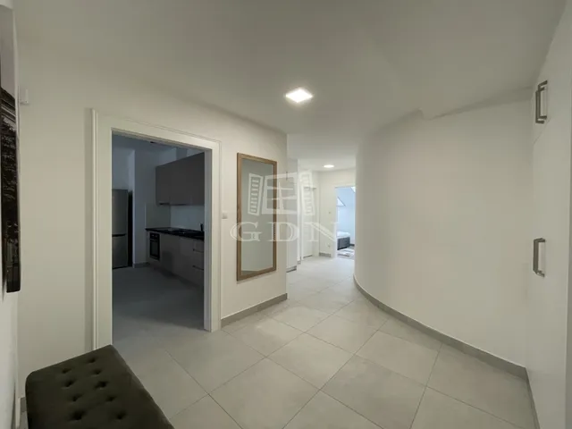 Kiadó lakás Székesfehérvár, Belváros 98 nm