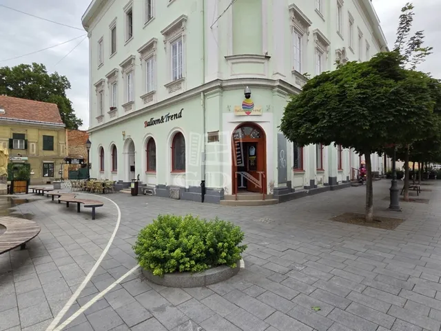 Kiadó kereskedelmi és ipari ingatlan Székesfehérvár, Belváros 80 nm