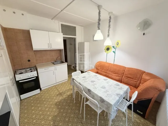 Kiadó lakás Székesfehérvár, Belváros 36 nm