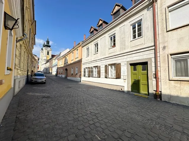 Kiadó lakás Székesfehérvár, Belváros 85 nm