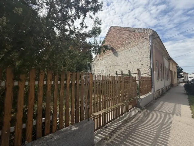 Eladó ház Székesfehérvár 100 nm