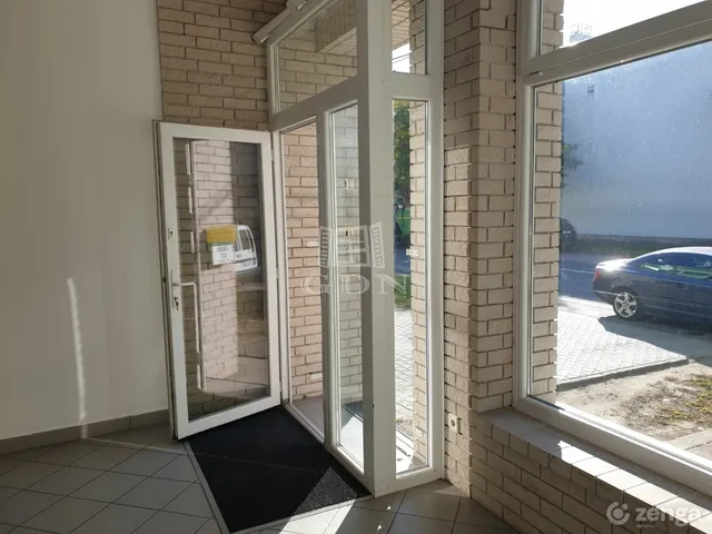 Kiadó kereskedelmi és ipari ingatlan Székesfehérvár, Felsőváros 60 nm