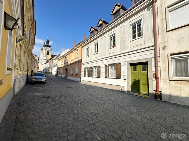 Kiadó lakás Székesfehérvár, Belváros 85 nm