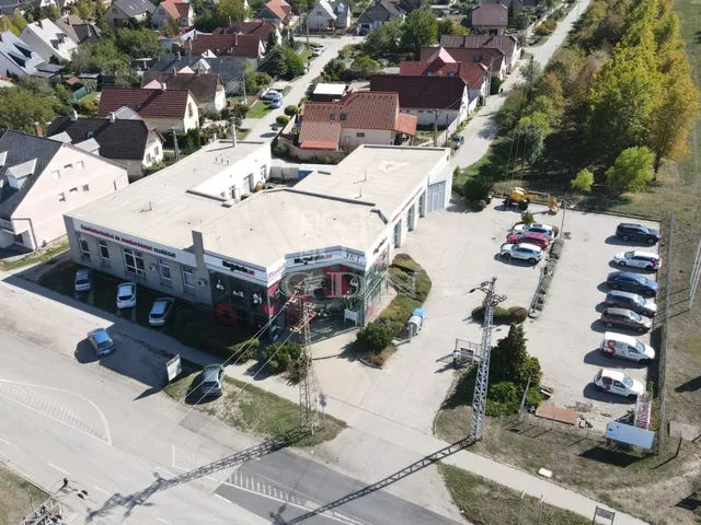 Eladó kereskedelmi és ipari ingatlan Mór 724 nm