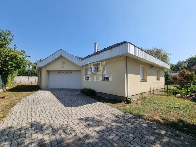 Eladó ház Székesfehérvár, Felsőváros 200 nm