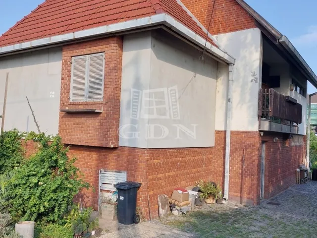 Eladó ház Székesfehérvár, Felsőváros 200 nm
