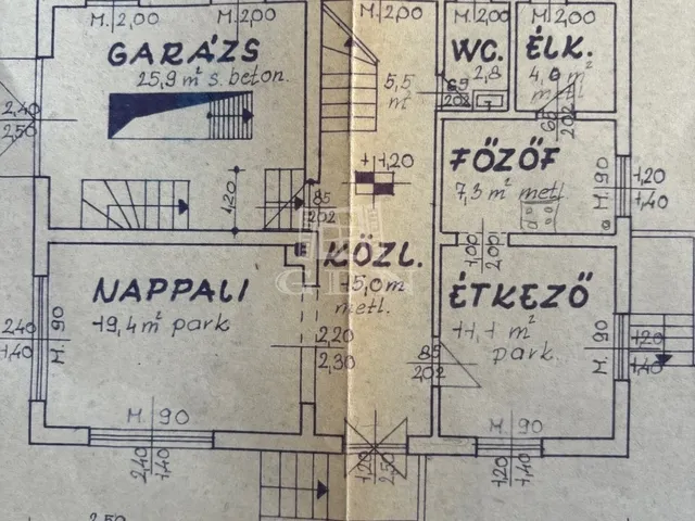 Eladó ház Ászár 254 nm