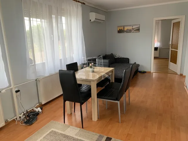 Kiadó ház Komárom, Koppánymonostor 140 nm