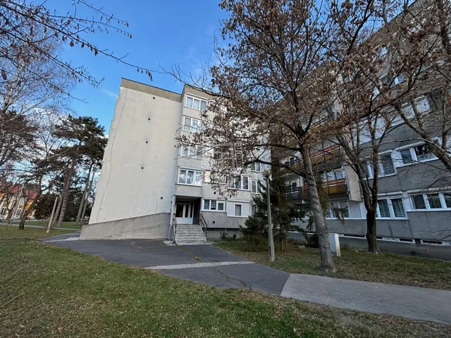 Eladó lakás Komárom 60 nm