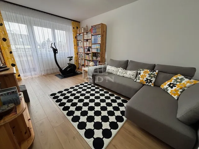 Eladó lakás Komárom 68 nm