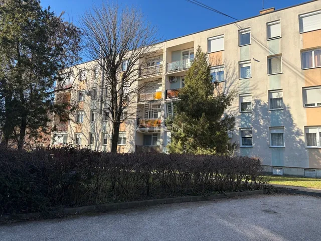 Eladó lakás Komárom 27 nm