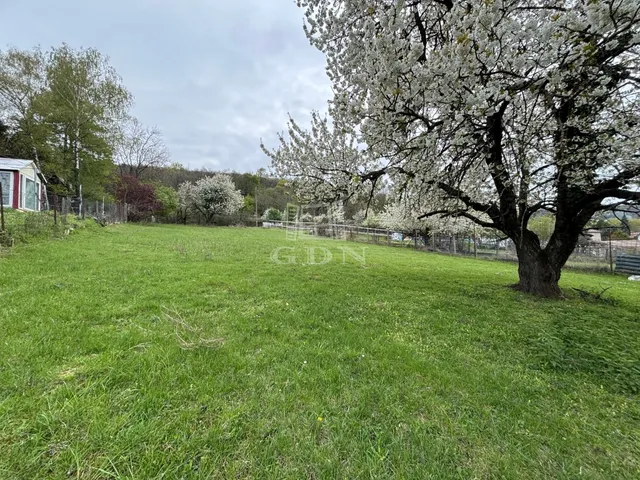 Eladó telek Neszmély 2669 nm