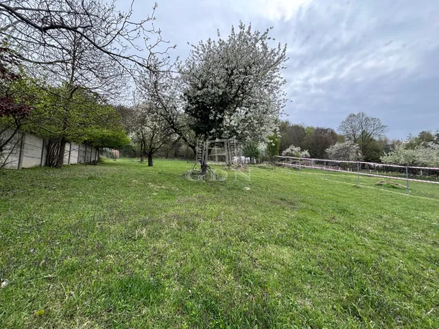 Eladó telek Neszmély 2669 nm