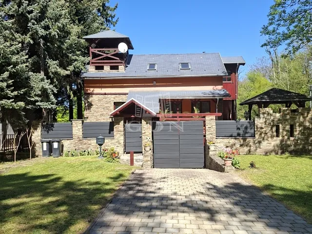 Eladó ház Tata, Remeteség 203 nm