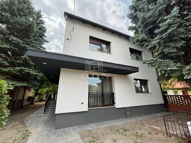 Eladó ház Komárom 178 nm