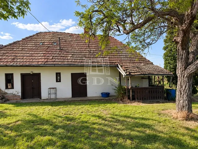Eladó mezőgazdasági ingatlan Siójut 2680 nm