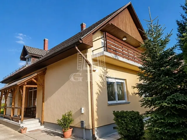 Eladó ház Siófok, Belváros 240 nm