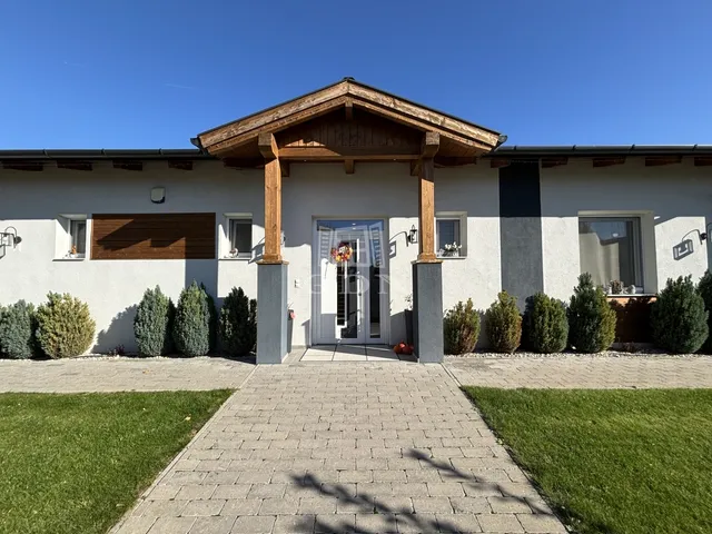 Eladó ház Siófok, Fokihegy 181 nm