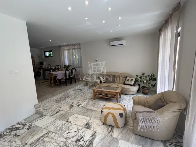 Eladó ház Siófok, Aranypart 200 nm