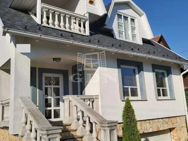 Eladó ház Szada 220 nm