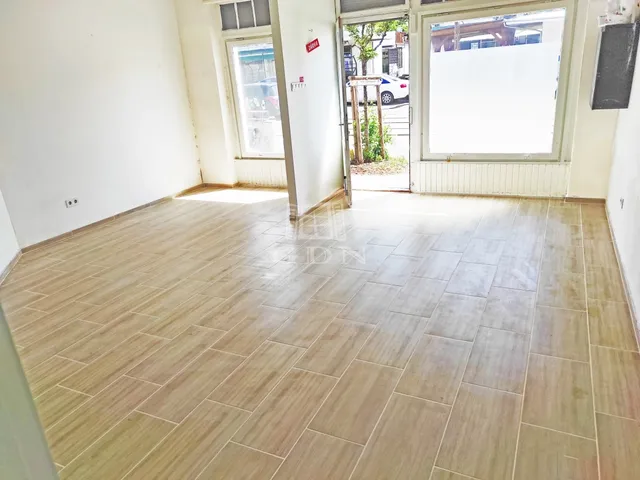 Eladó kereskedelmi és ipari ingatlan Budapest XV. kerület, Rákospalota 30 nm