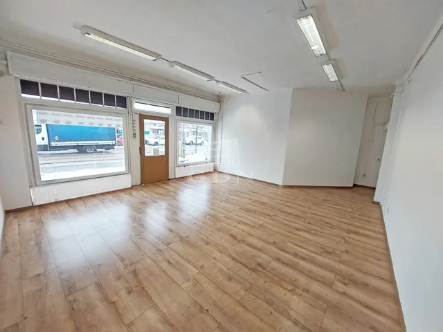 Eladó kereskedelmi és ipari ingatlan Budapest XV. kerület, Rákospalota 45 nm