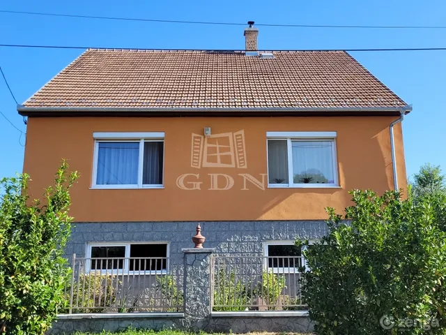 Eladó ház Sződ 220 nm