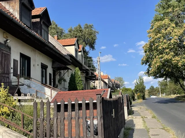 Eladó lakás Budapest XVIII. kerület, Gloriett-telep 135 nm