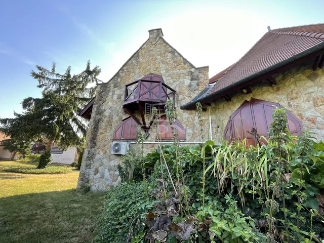 Eladó ház Solymár 470 nm