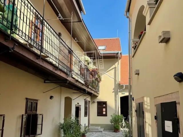 Eladó lakás Győr 125 nm