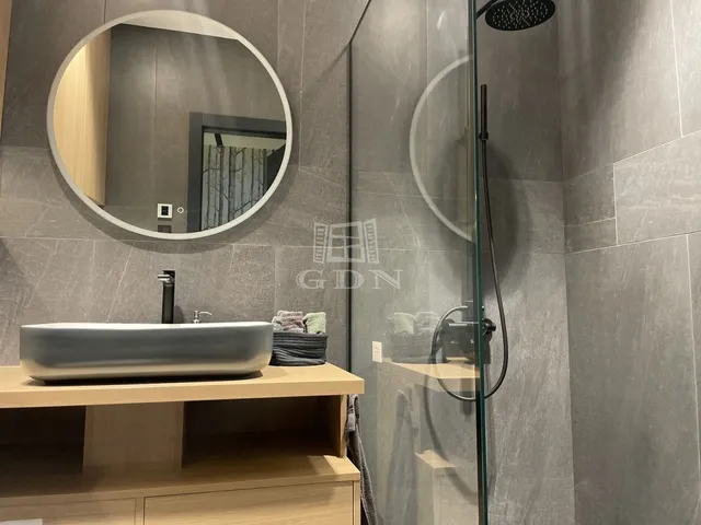 Eladó lakás Budapest VI. kerület 100 nm