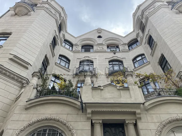 Eladó lakás Budapest VI. kerület 174 nm