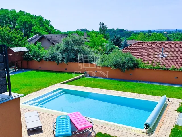 Eladó ház Őrbottyán 240 nm