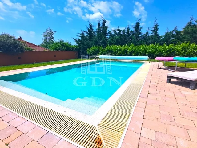 Eladó ház Őrbottyán 240 nm