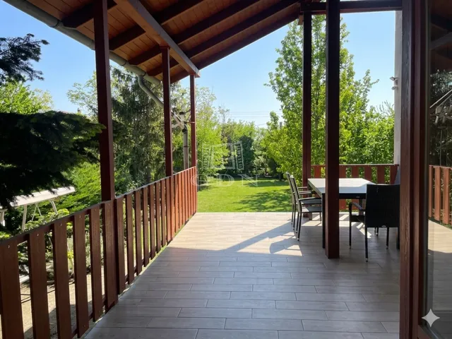 Eladó ház Páty 215 nm