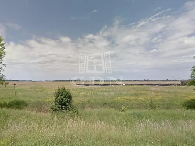 Eladó kereskedelmi és ipari ingatlan Hajdúszoboszló, Belváros 1 nm