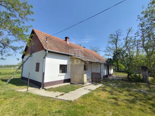 Eladó mezőgazdasági ingatlan Jakabszállás 80 nm