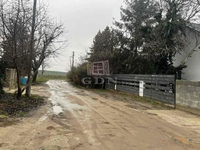 Eladó telek Kecskemét, Halasi úti kiskertek 723 nm