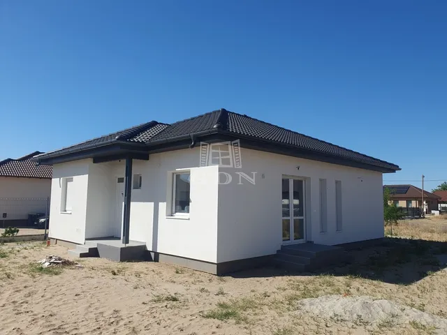 Eladó ház Ballószög 91 nm