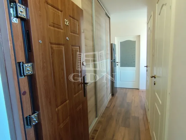 Eladó lakás Kiskunfélegyháza, Petőfi-lakótelep 63 nm