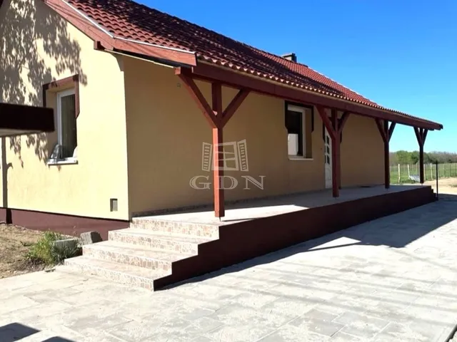 Eladó ház Örkény 80 nm