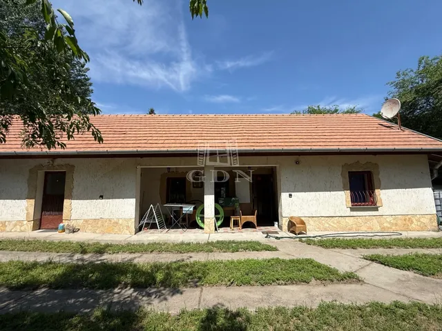Eladó mezőgazdasági ingatlan Lakitelek 87 nm
