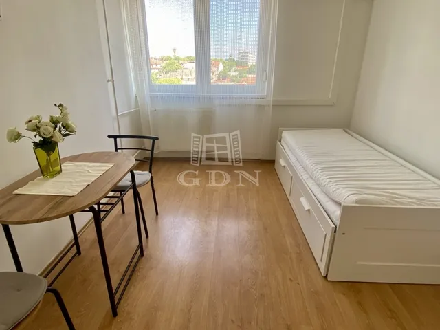 Kiadó lakás Kecskemét, Belváros 18 nm