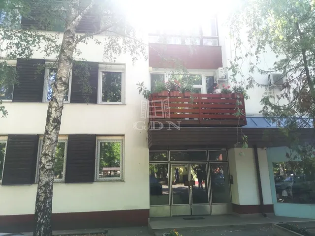 Eladó lakás Lajosmizse 75 nm