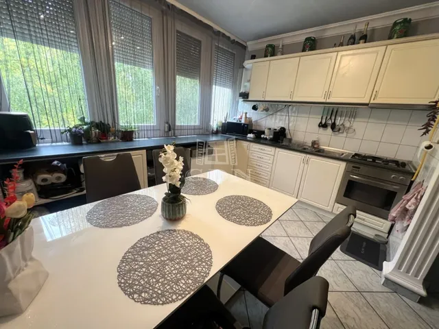 Eladó lakás Lajosmizse 75 nm