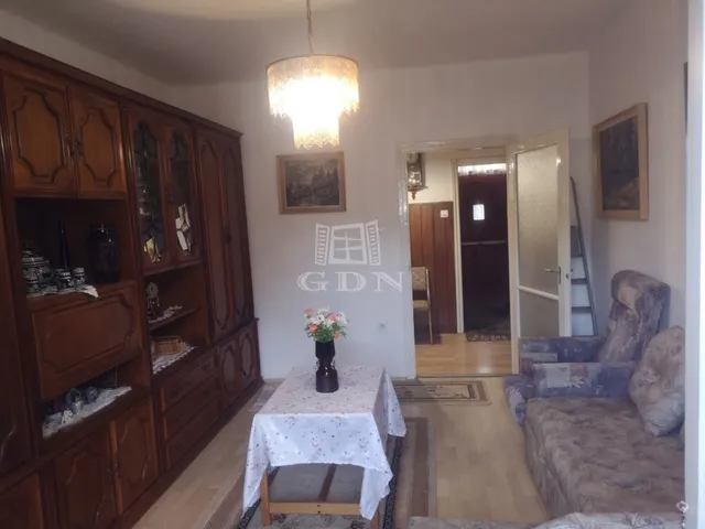 Eladó lakás Cegléd 61 nm