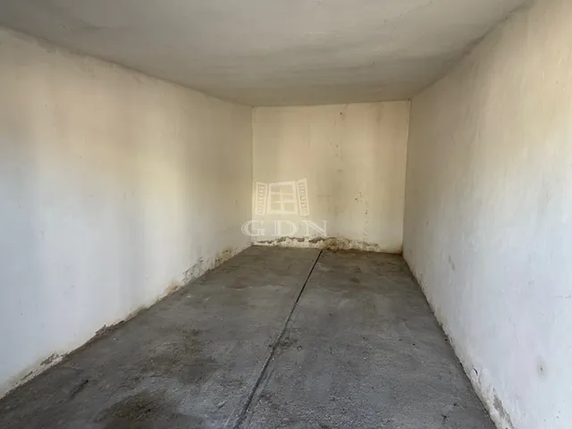 Eladó garázs Kecskemét, Máriaváros 17 nm