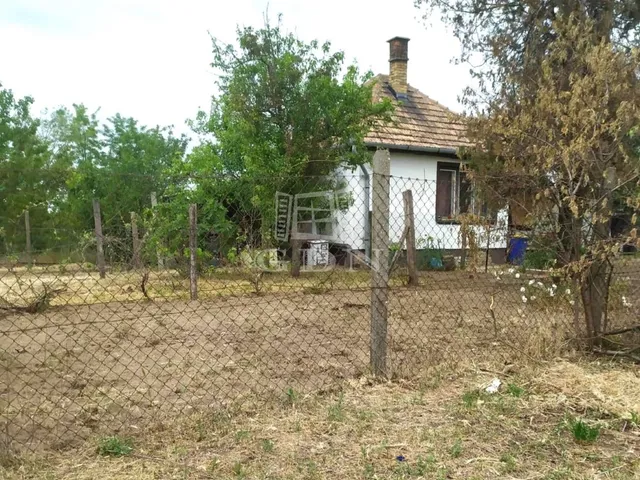 Eladó ház Cegléd, Öregszőlő 38 nm